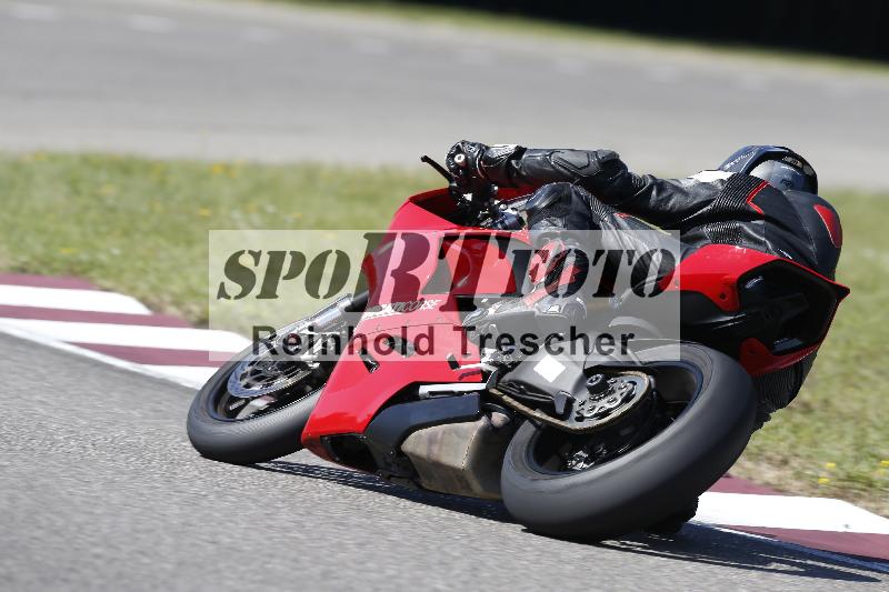 /Archiv-2025/48 25.08.2025 Cornu Master School ADR/rot-rouge/106